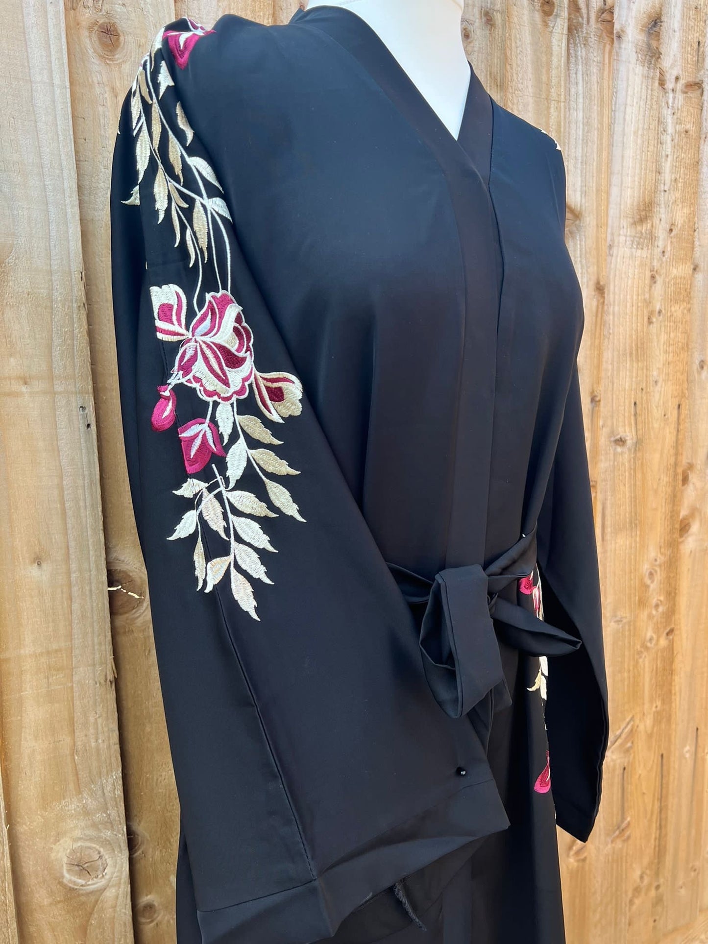 BLACK FLORAL SHOULDER ABAYA