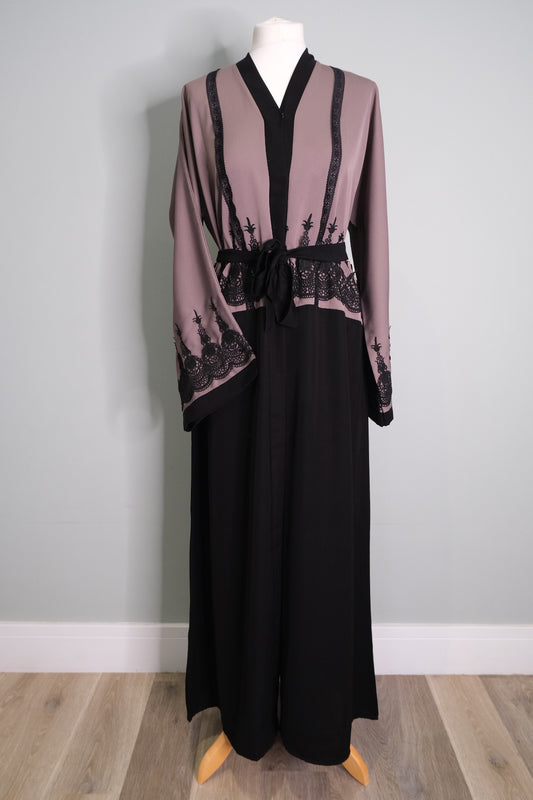 BLACK LACE ABAYA