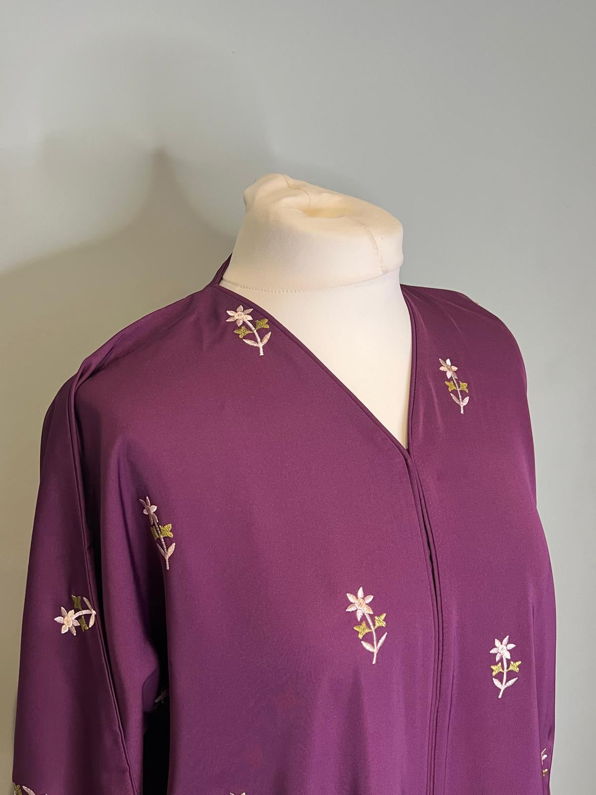 LAYLA FLORAL CLOSED ABAYA GRAPE