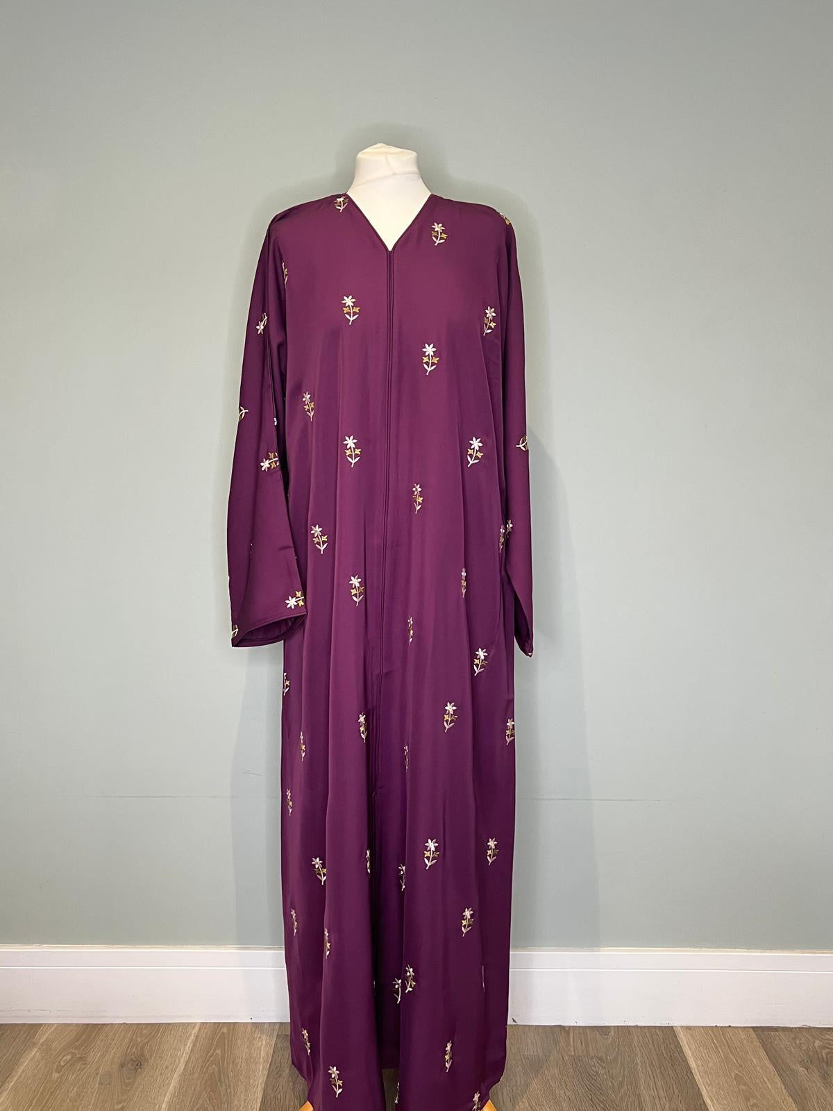 LAYLA FLORAL CLOSED ABAYA GRAPE