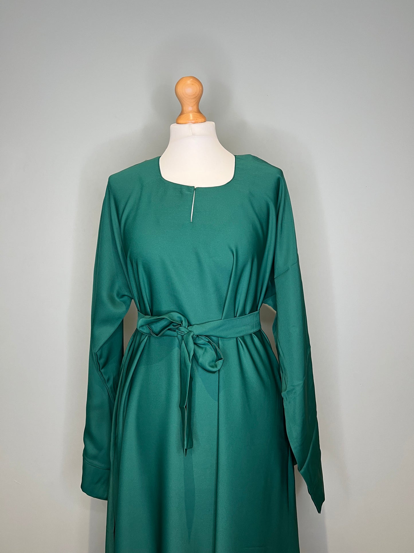 GREEN CLOSED ABAYA